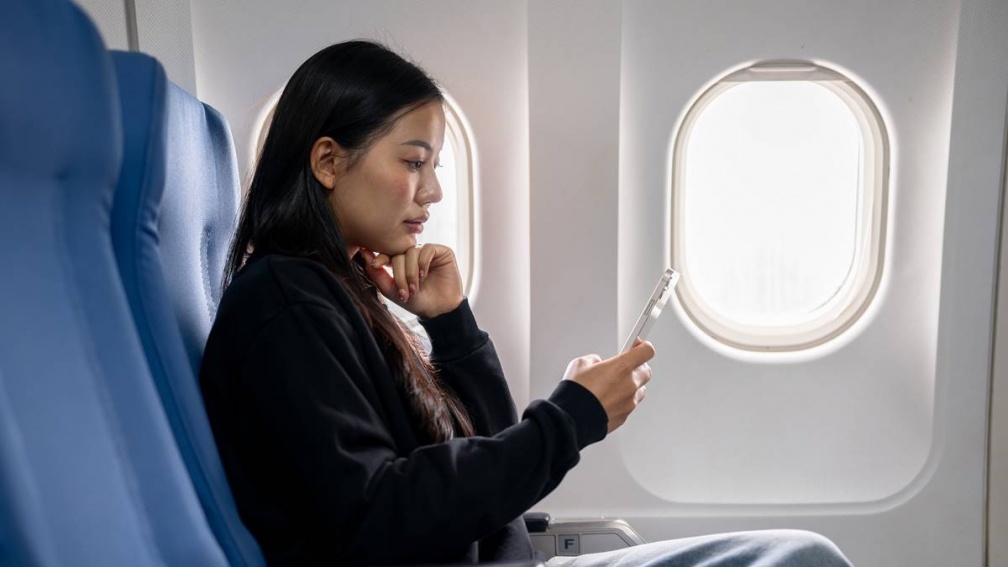 飛機上可以自己換位置嗎？空姐揭隨意換位２下場：小心信用卡遭盜刷