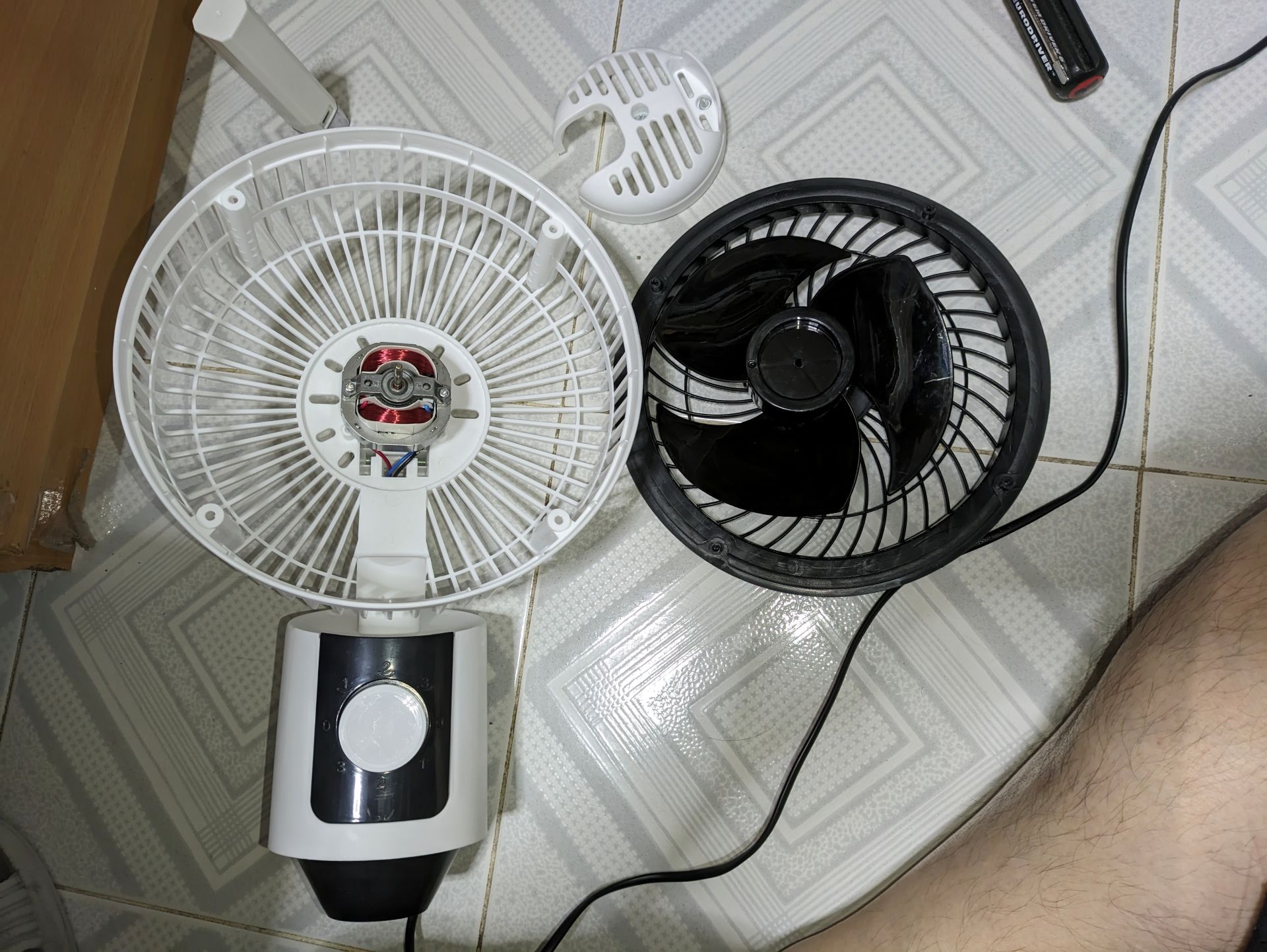 拼多多香港包郵吸港人網購電器　拆$13內地製風扇竟揭安全隱患