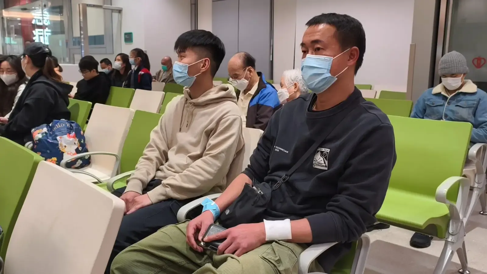 涉事國安處休班警涉搶警槍及影裙底。(資料圖片)