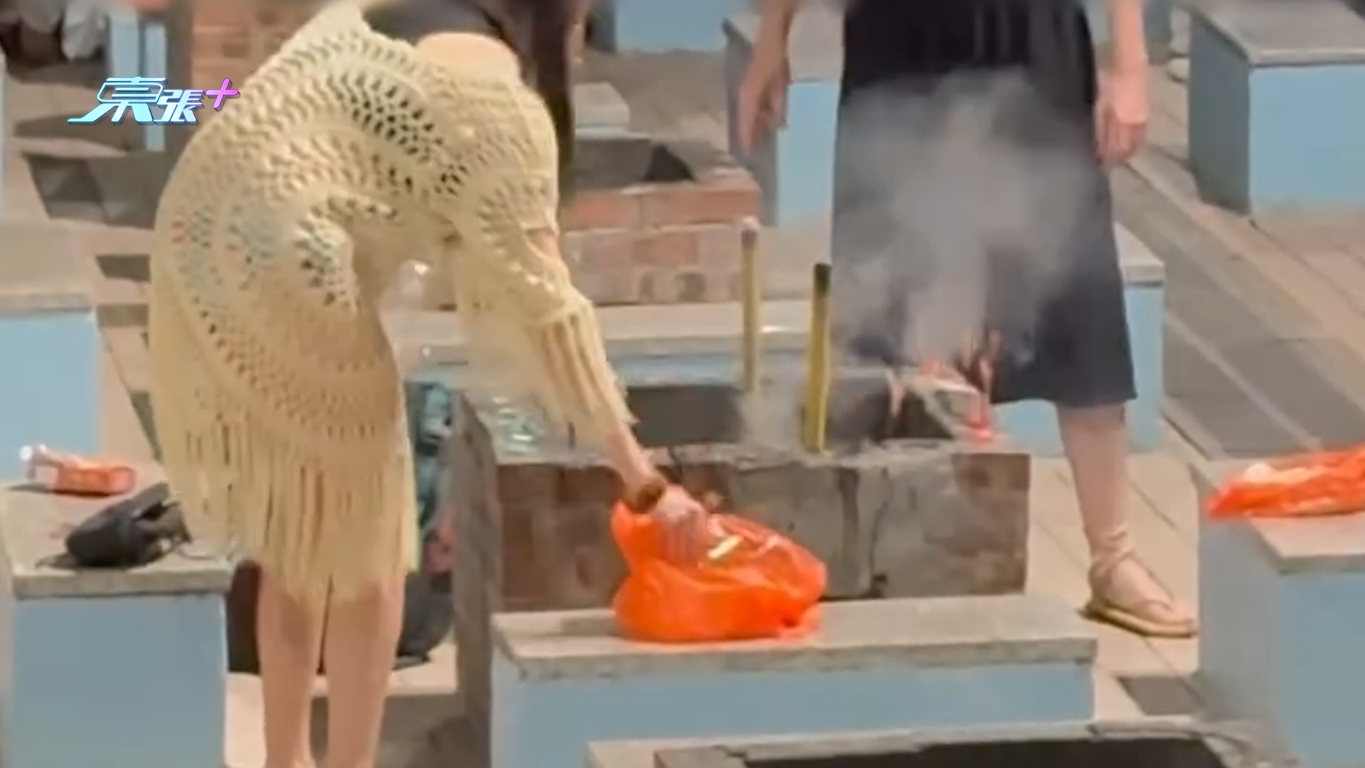 深水灣燒烤場疑被外籍人士用作燒街衣　網民怒批無公德心滋擾公眾