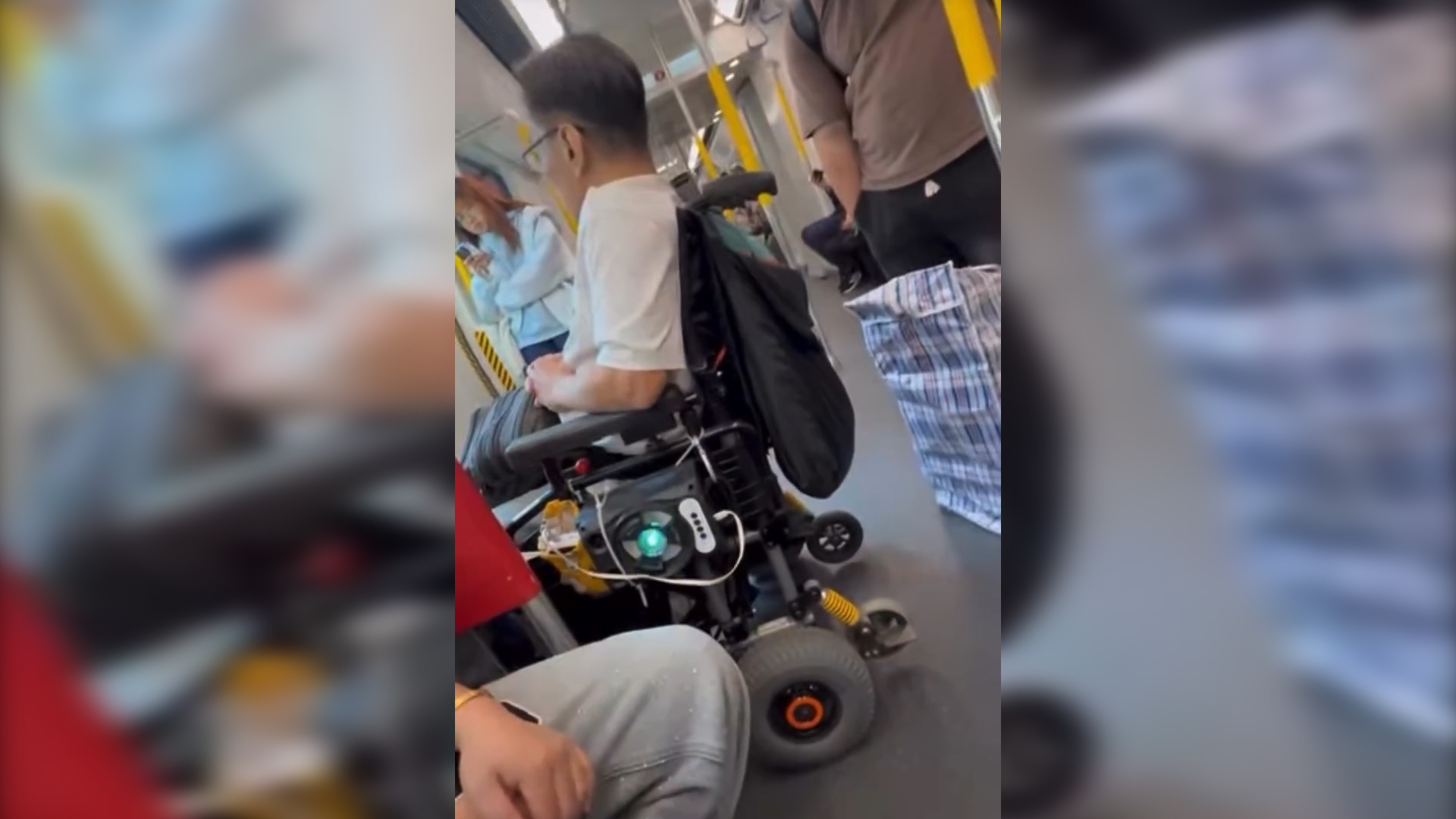東張西望報料｜屯馬線現輪椅「低音炮」騷擾乘客　觀眾：正宗自私L