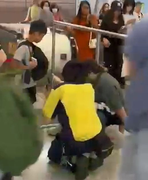 銅鑼灣站扶手電梯「炒梯」一人受傷