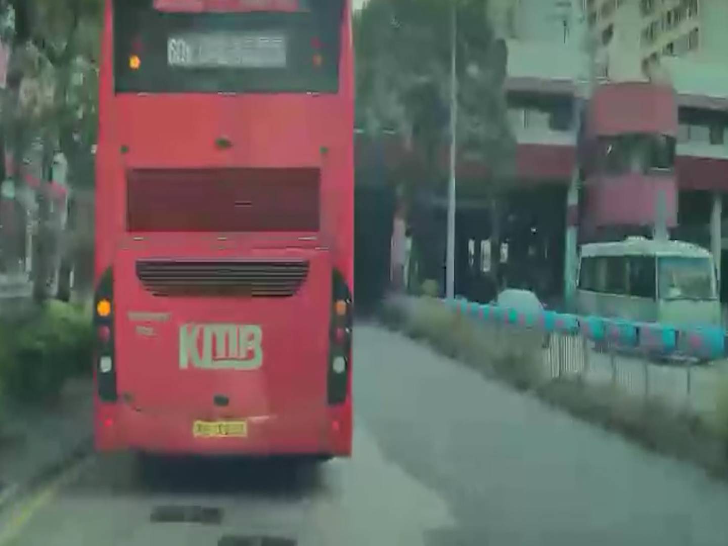 屯門「紙皮手推車」逆線行馬路全拍下