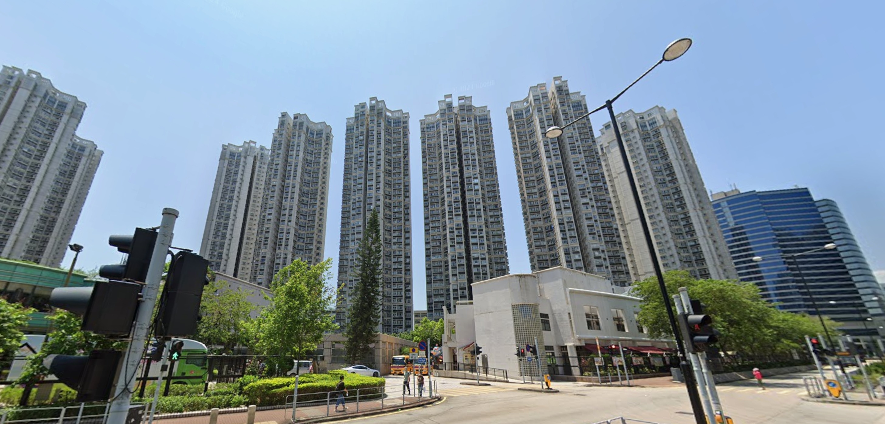 嘉湖山莊傷人案｜「父女戀」夫婦傾離婚爆衝突　七旬翁涉向妻淋酸性液體後服藥昏迷