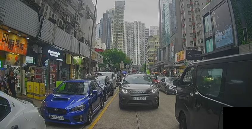 車Cam直擊｜貨Van逆線行駛做「逆流大叔」