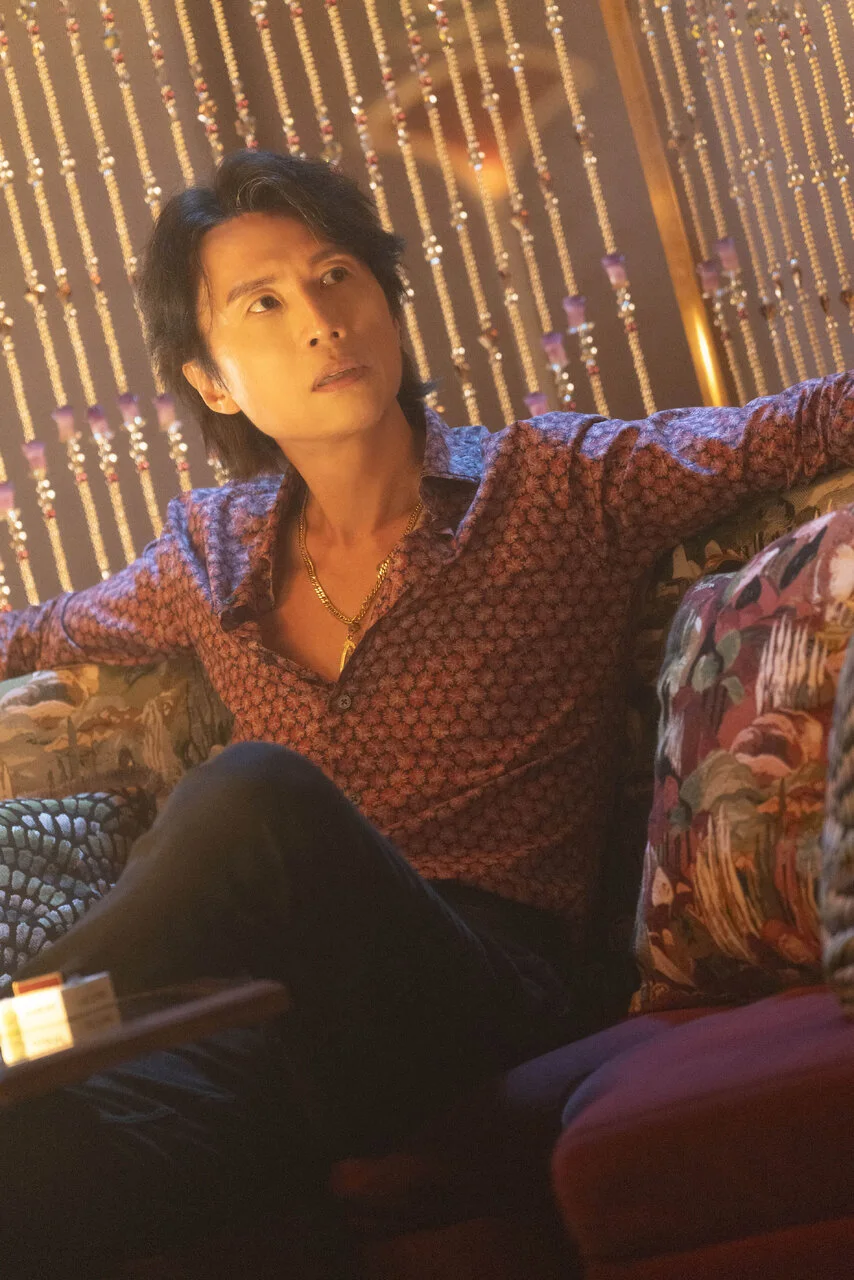 1960年出生的黃子華屬鼠，本月貴人與桃花兼得，舒服得財月