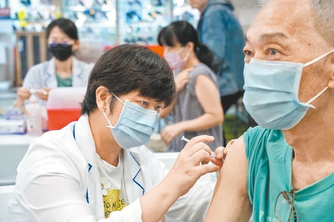 長者流感疫苗保護力僅3成醫籲接種「免疫加強型」 - 生活- 中時