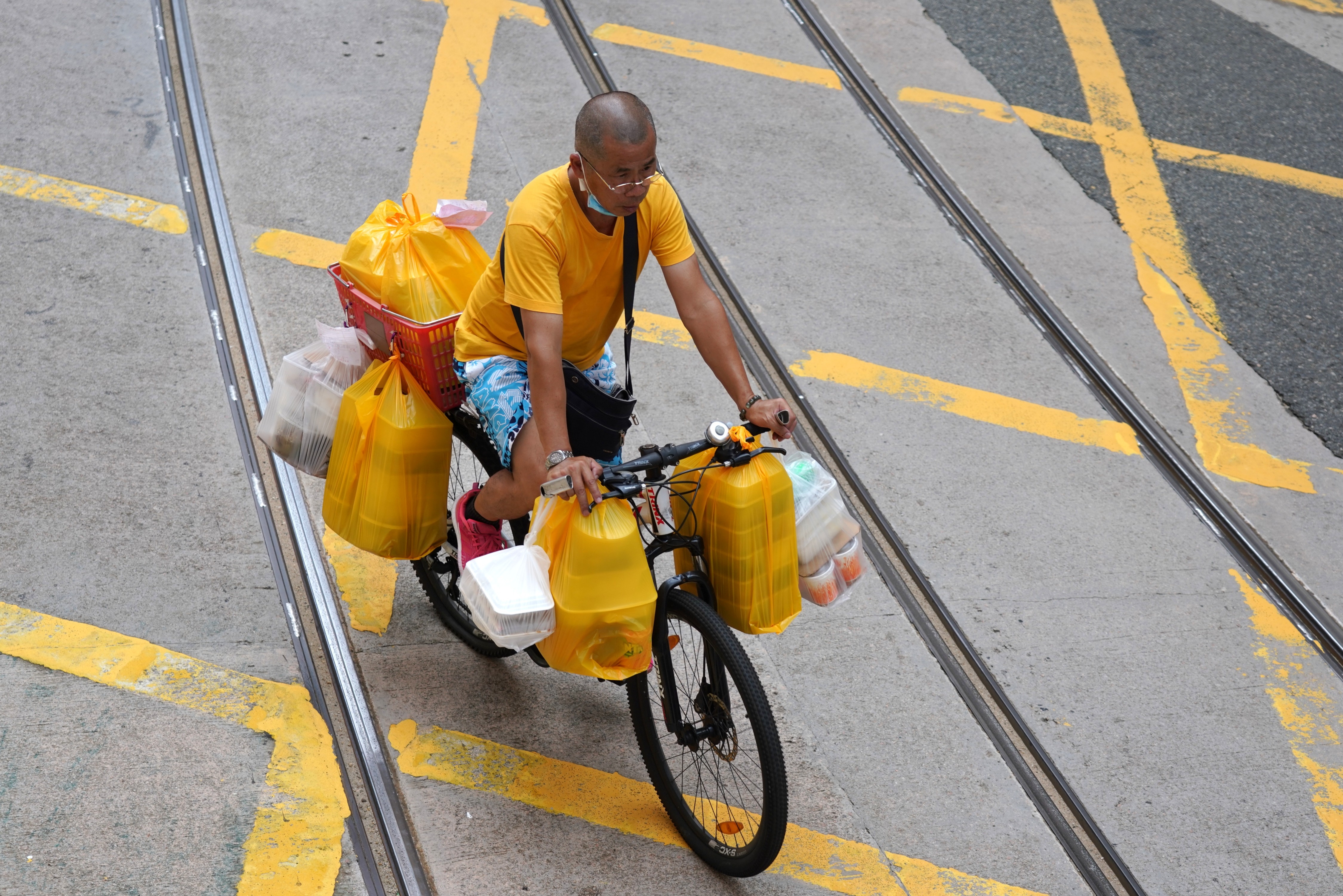 上半年錄得196宗外賣速遞員交通意外電單車佔多數- 港聞- 點新聞