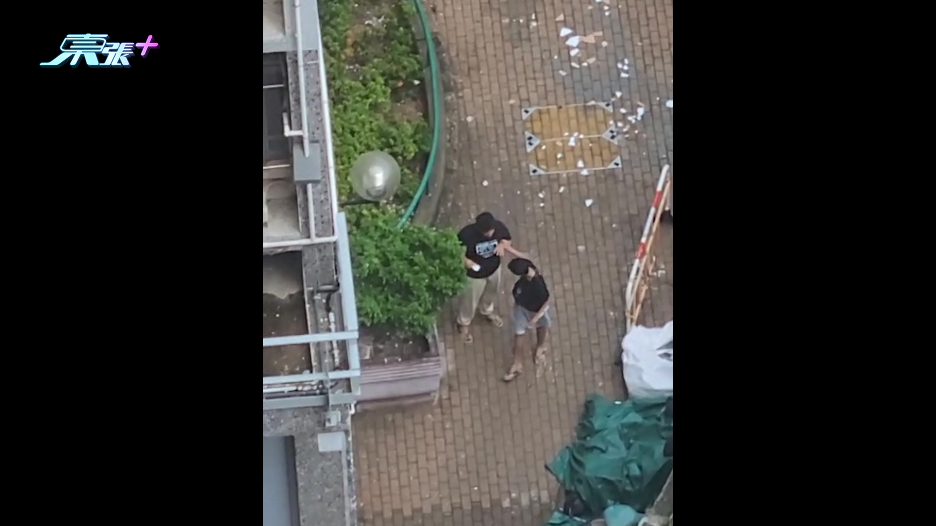 東張西望報料｜祥蔭樓兩男擅取維修物料「飛碟」放題　廚磚滿天飛一地碎片惹不滿