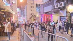 【除夕倒數】蘭桂坊入夜後人流增加 有酒吧負責人稱旺丁不旺財