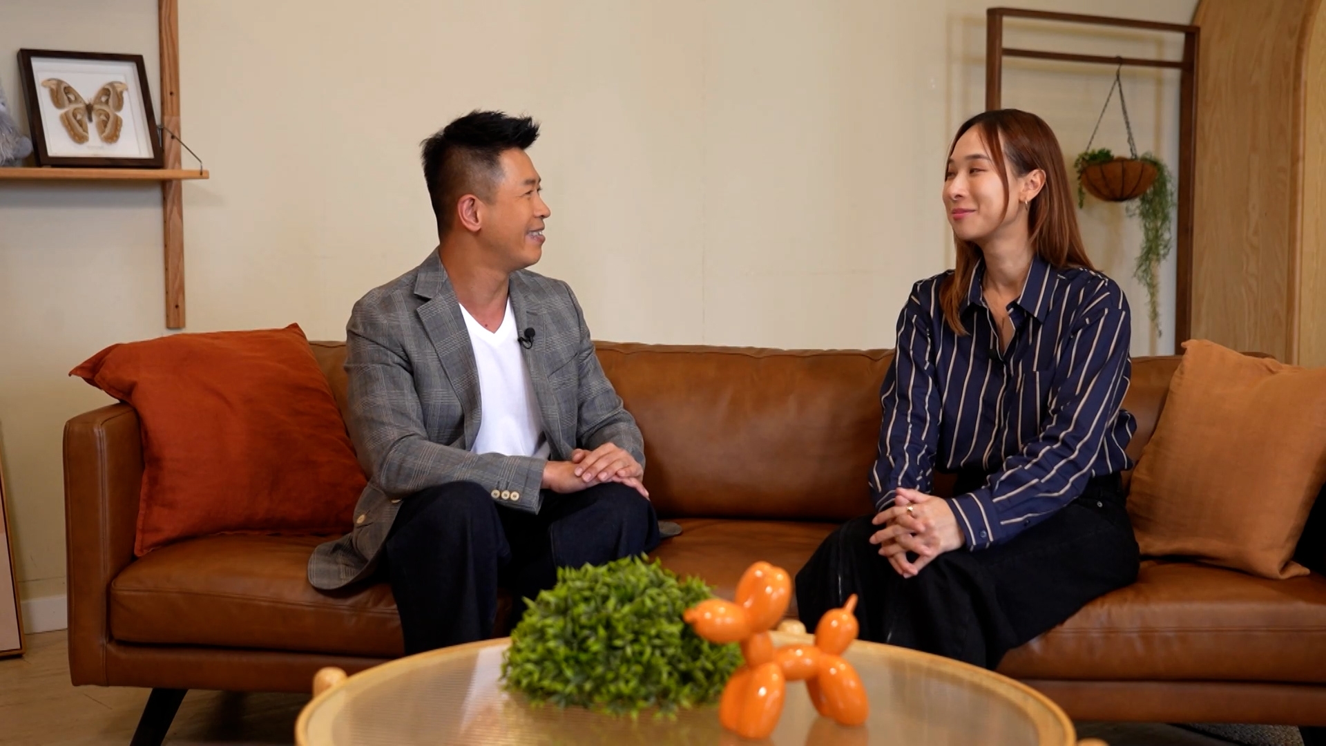 蔡國威說：「最犀利係食咗兩個禮拜左右，一直困擾我好耐嘅肩頸痛同腰背痛嘅問題都紓緩咗；宜家大約食咗個半月到，肌肉明顯有力咗。」