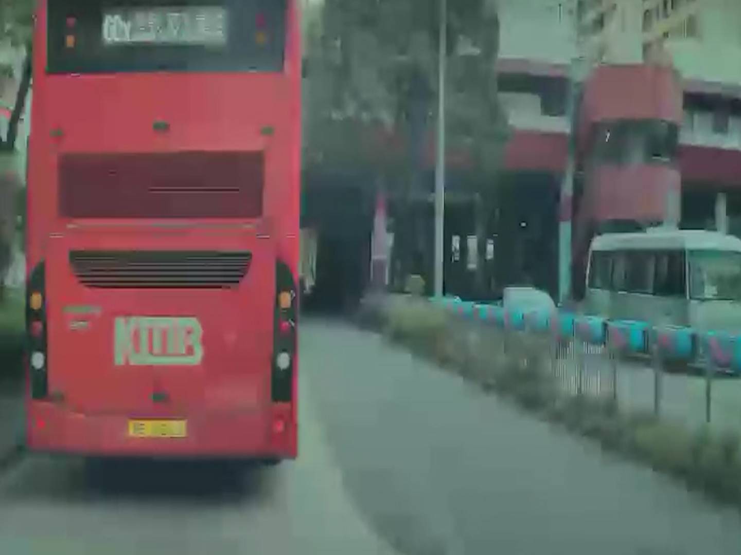 屯門「紙皮手推車」逆線行馬路全拍下