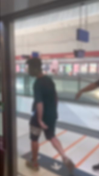 港鐵朗屏站男子不滿被女士撞到　竟轉身大力推人更自稱三合會成員