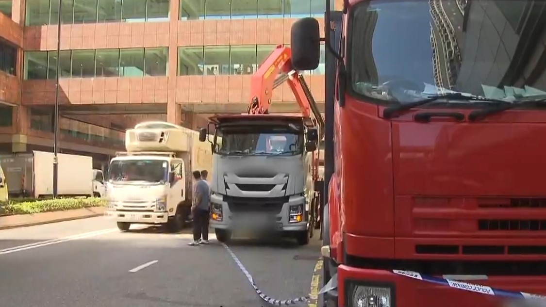 事發後，多名警方人員到場調查，並拉起封鎖線。