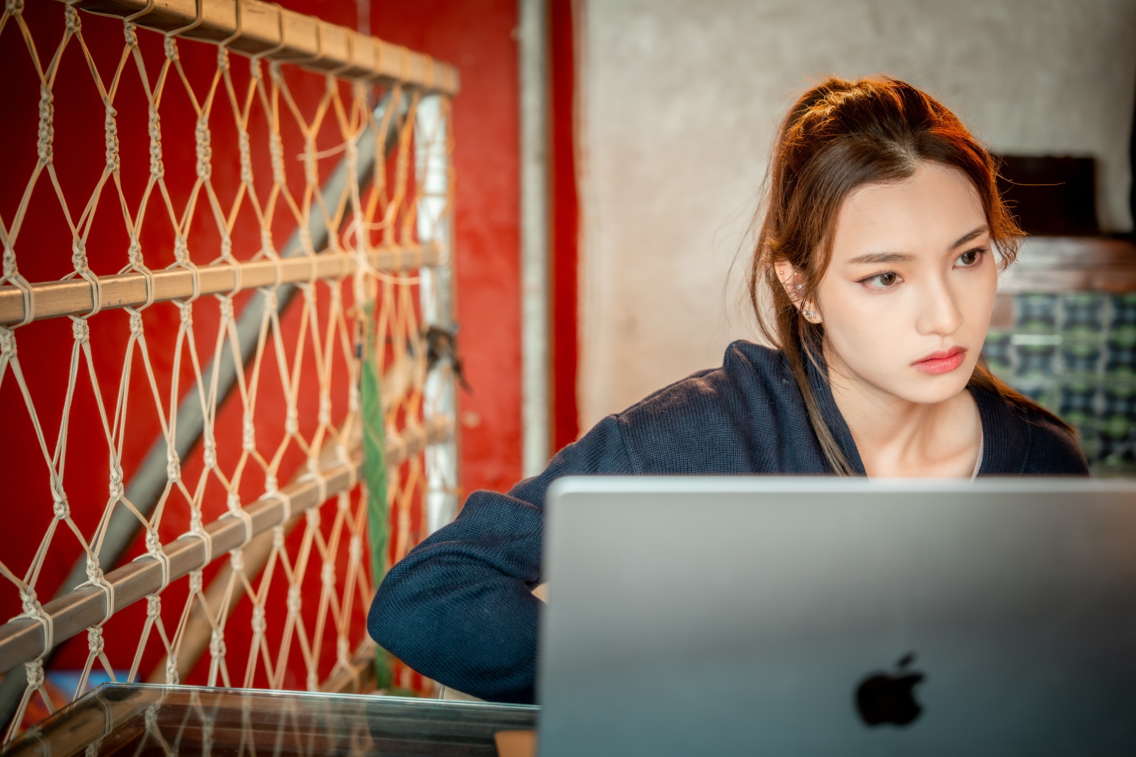 曾於韓國頂級娛樂公司任練習生嘅Yika，近日推出第2首個人單曲