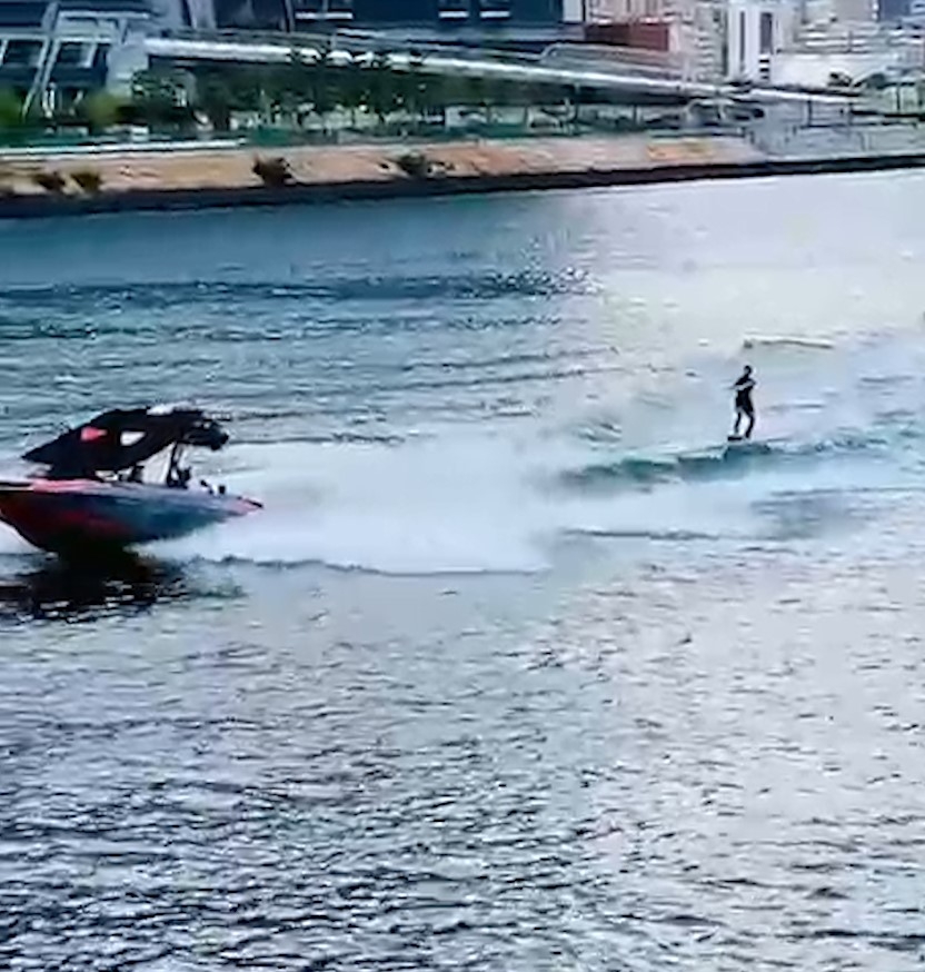 東張西望報料｜啟德對出海面有人公然滑水　報料人質疑：是否私人闖入？