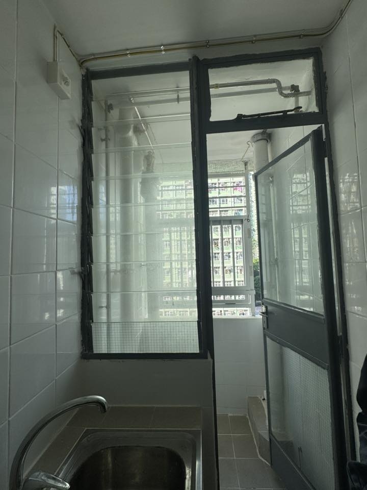 No photo description available.