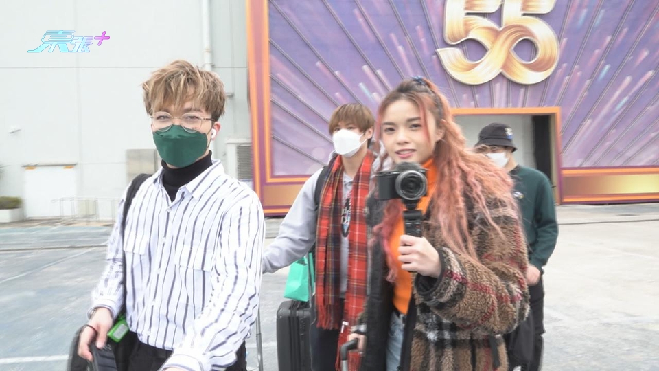 (國語)眾藝人出發澳門參與賀年秀 獎門人擺烏龍不見蹤影