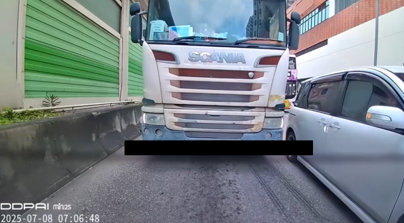 車Cam直擊|屯門私家車Cut線撼大貨車 雙方互不相讓報消防