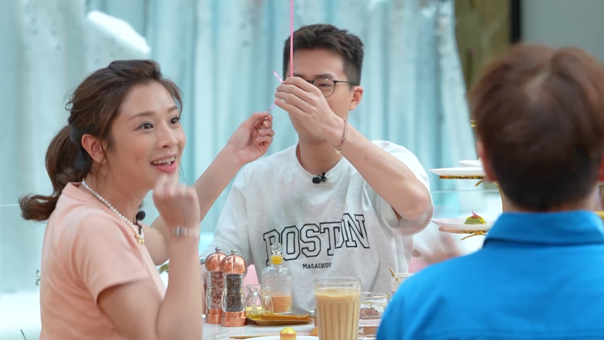 麥美恩馬上望向許文軒。