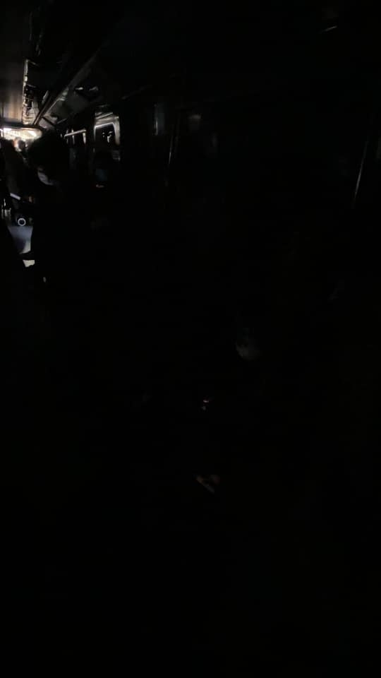 乘客烏燈黑火疏散