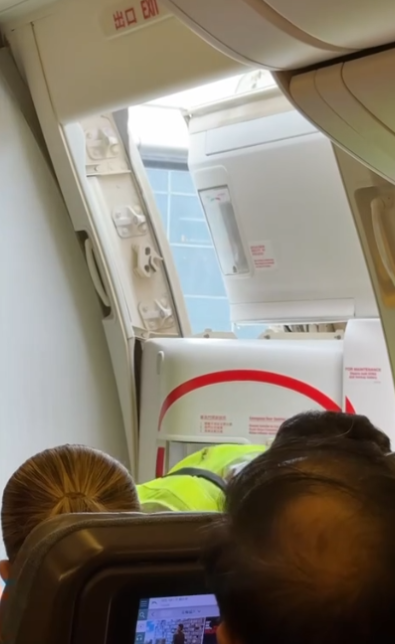 國泰客機緊急出口漏水照起飛乘客憂飛行安全