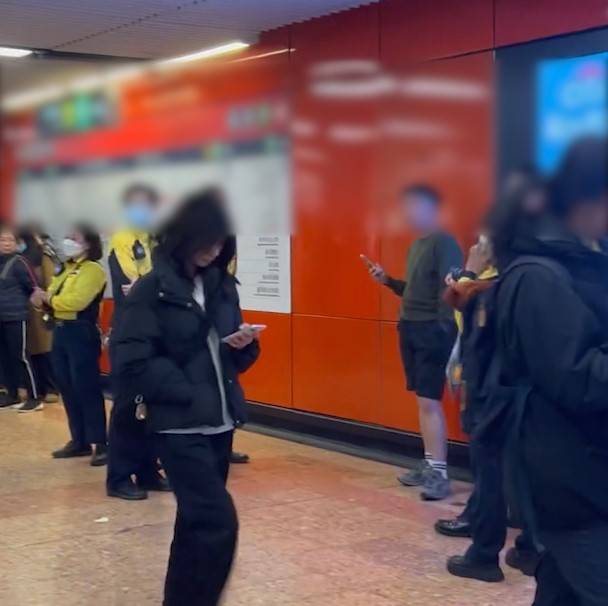 港鐵查飛再有風波惹爭議！男子站內拒查票遭6職員𥄫實