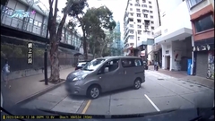 泊車爭車位可以玩到幾大? 雙雙被趕走齊齊「無癮」
