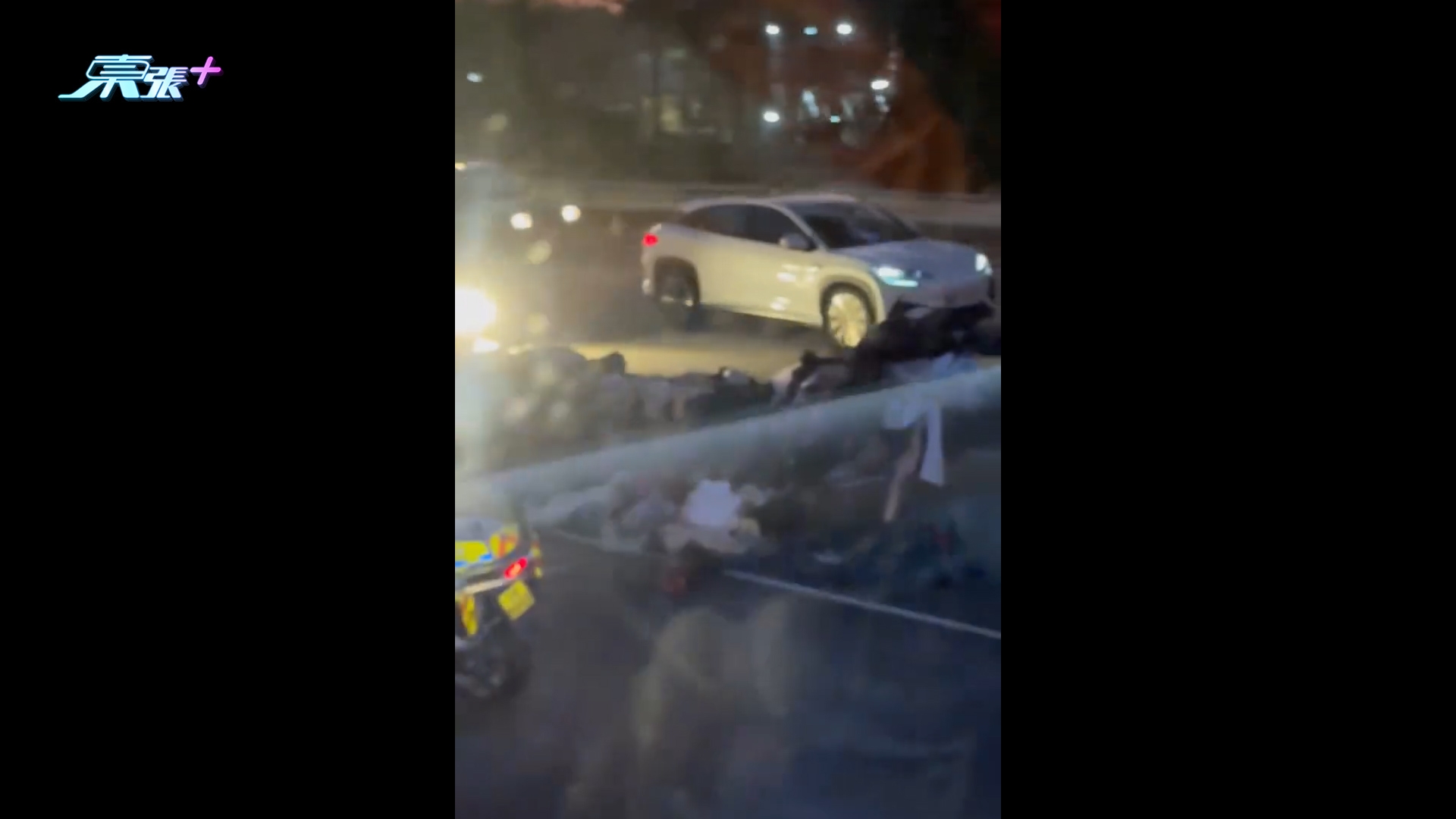 新田公路回收貨車失事衫褲「屍橫遍野」　網民：遠睇以為好多屍體