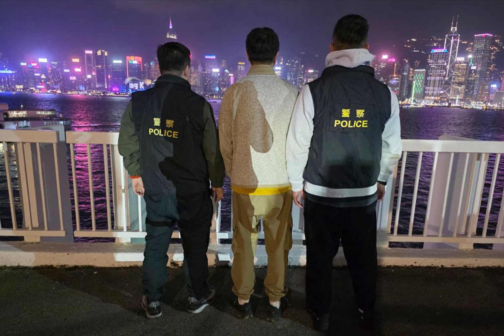 內地男除夕夜尖沙咀海傍「違規放無人機」　涉兩宗罪被捕 (警方提供)