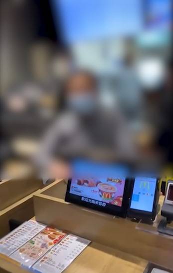 大圍麥當勞外賣男不滿出餐慢