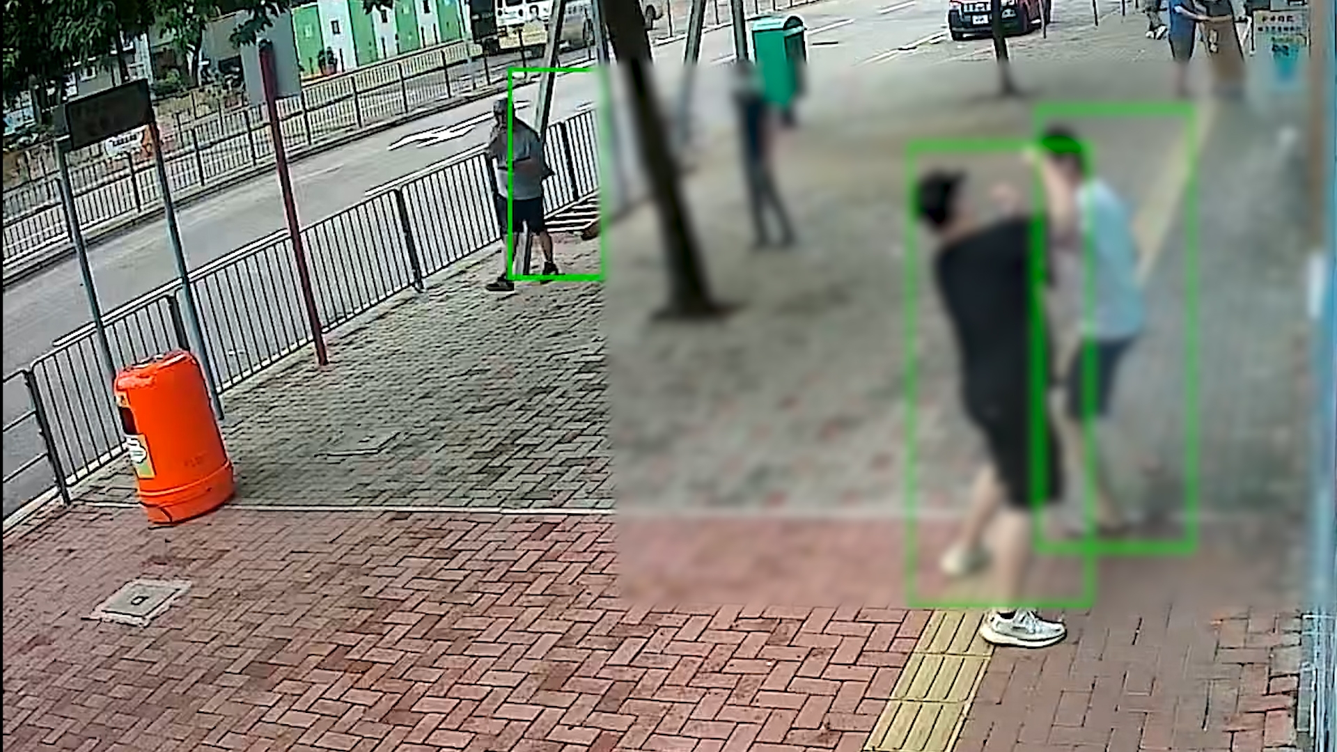 筲箕灣MMA｜商店員工慘遭客人怒打　被拎遮暴打狂毆多拳過程全拍下