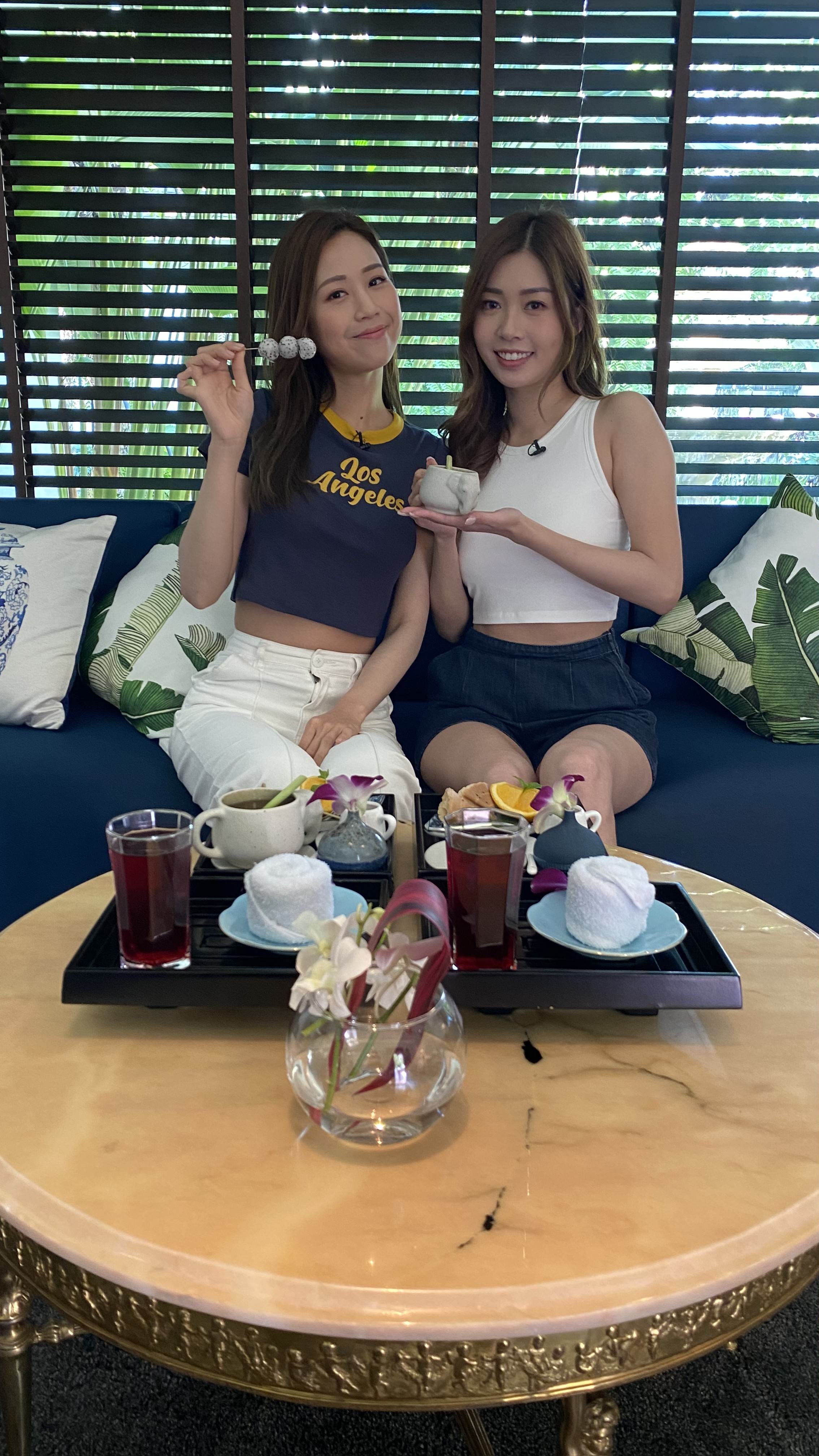 曼谷篇嘅主持係李芷晴同何沛珈。