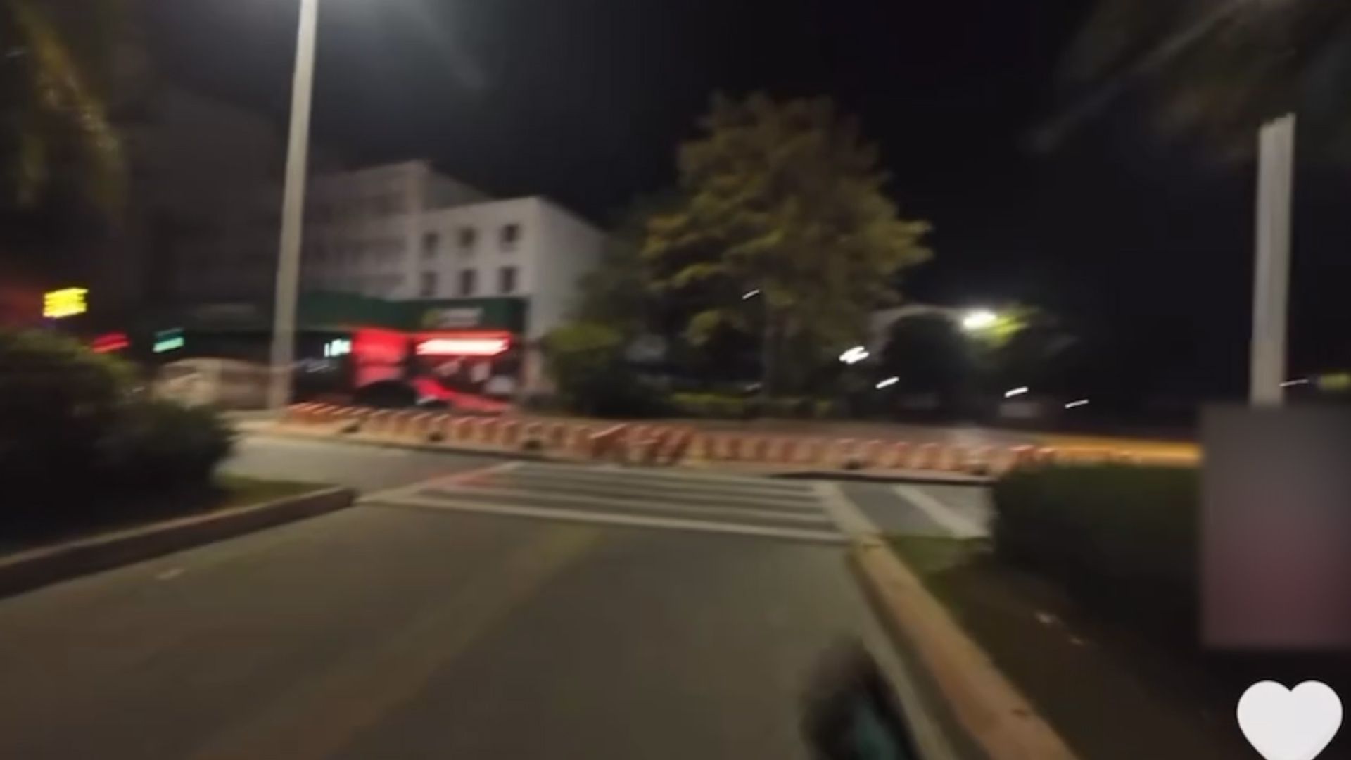 屯門中學內地交流團學生擅離酒店「夜遊」，教育局及學校有回應。