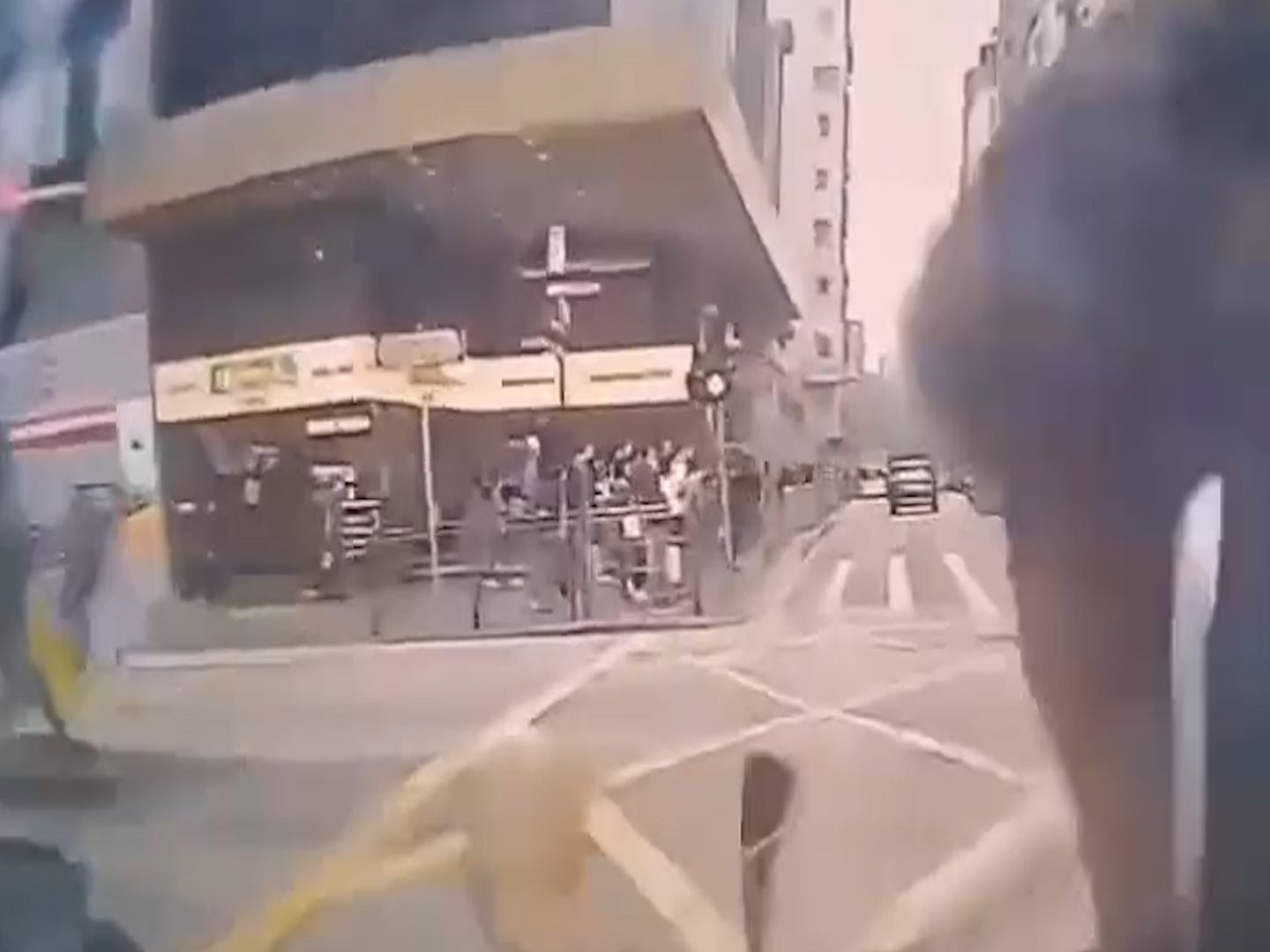 佐敦16歲單車騎手突過馬路遇車禍