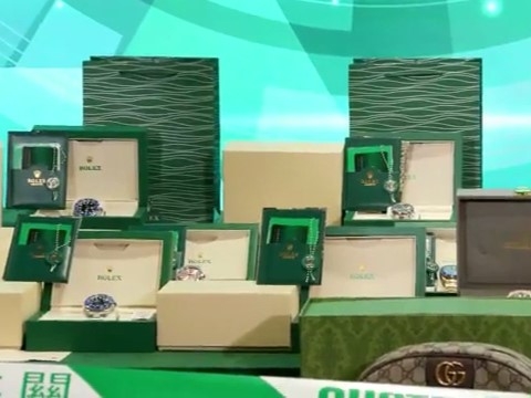 行動中香港海關合共偵破25宗案件，檢獲約6.7萬件冒牌物品，包括有手錶、手袋及運動用品等，市值約4400萬元。