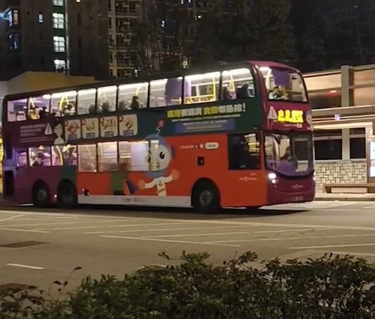 巴士迷疑為影巴士擺單車擋馬路