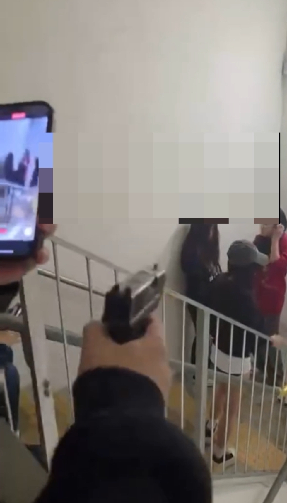 皇后山少女遭掌摑辱罵　童黨欺凌片曝光　更有男童疑持氣槍指嚇