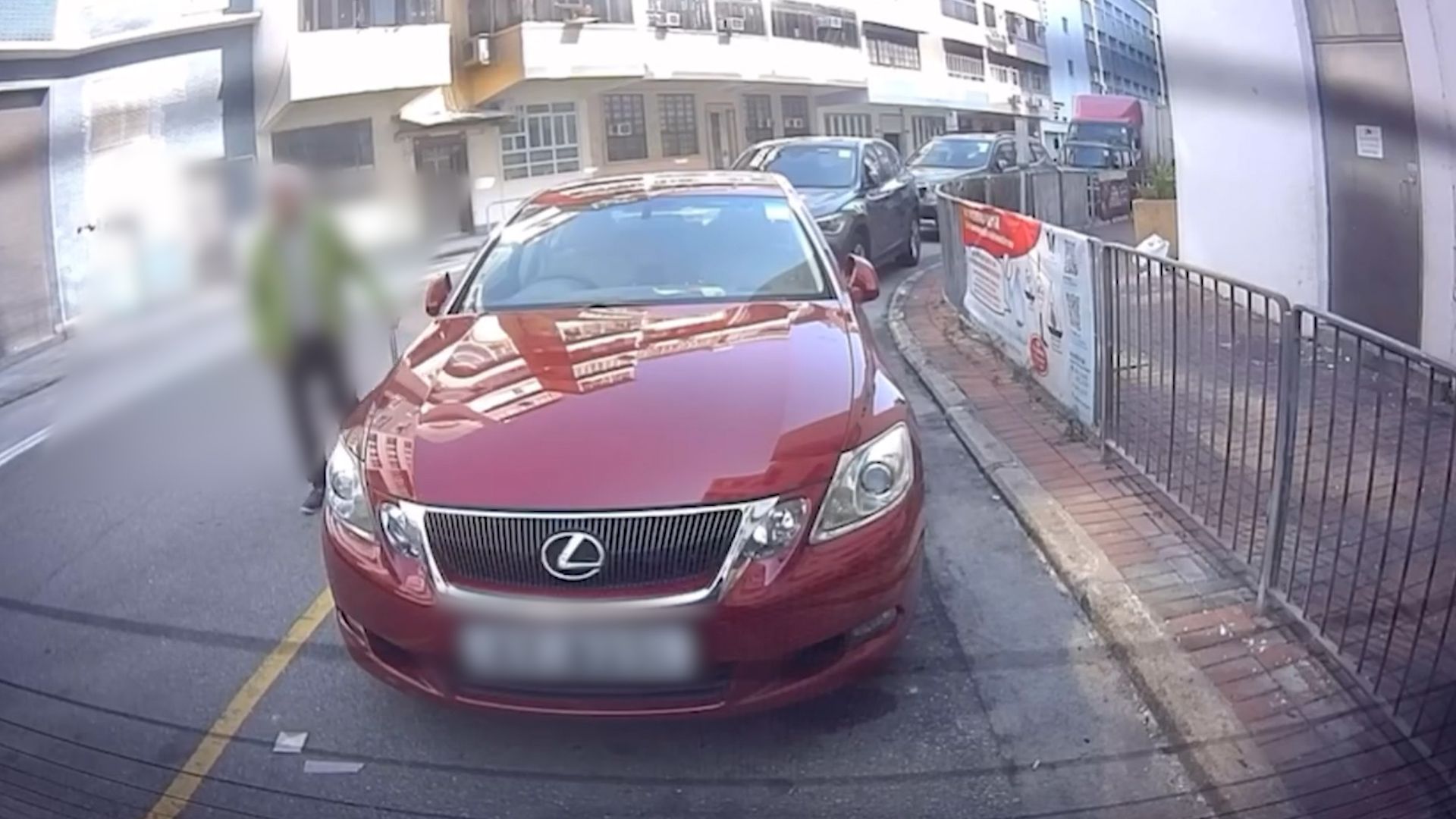 大角咀無品男隨地小便過程全被車Cam拍下