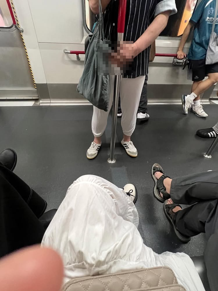 東張西望報料｜港鐵色狼頻出沒　男乘客車廂當眾自瀆嚇怕苦主：即刻九秒九離開 (Threads：asqwaanni_5)