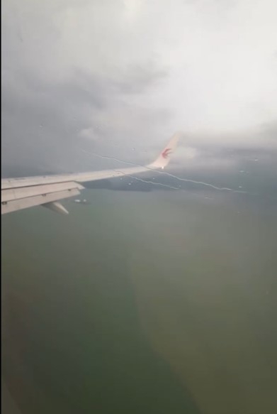 黑雨期間返港飛機空中盤旋1小時　港乘客驚嚇：諗過寫定遺書