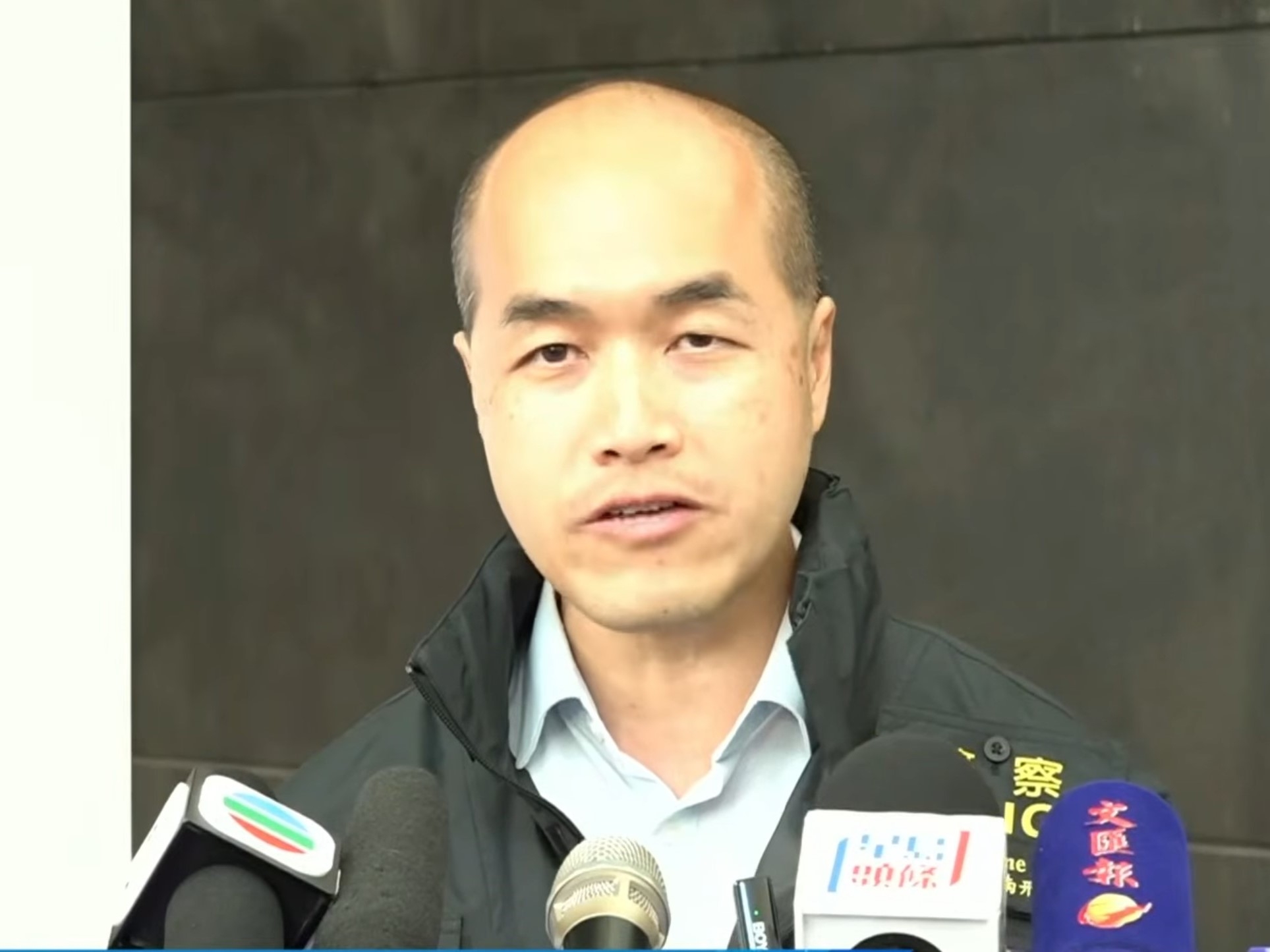 警方新界南總區刑事部警司鄭則恒（警方YouTube直播截圖）