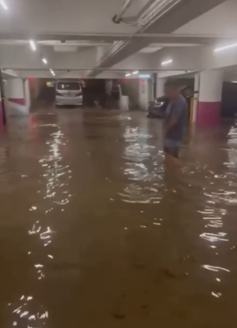 黑雨｜柴灣環翠停車場水深一度及膝　車主趕往救車　網民憂保險不受保