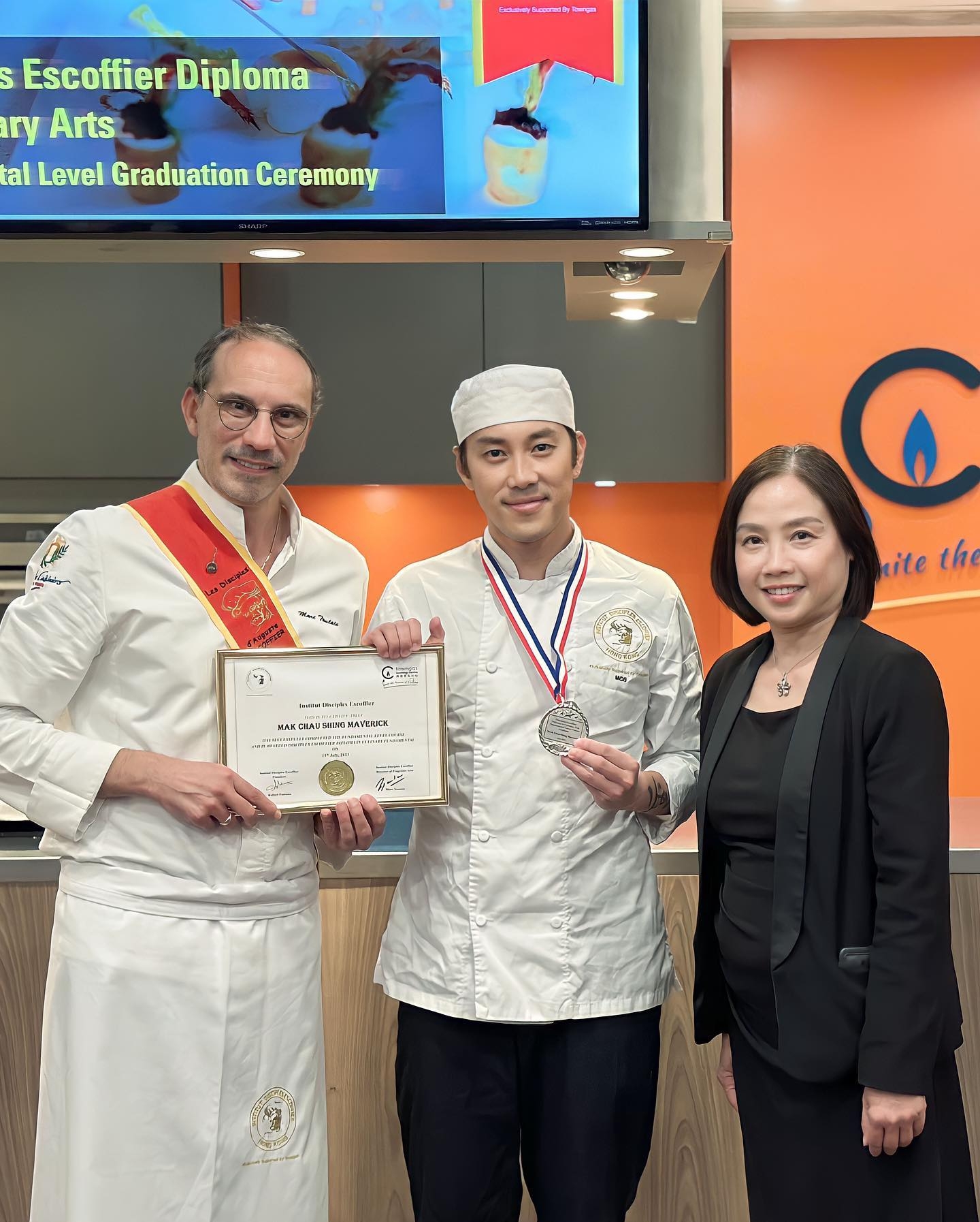 麥秋成近月密密上堂學烹飪基礎，唔知係咪打算同老婆齊齊打天下呢？