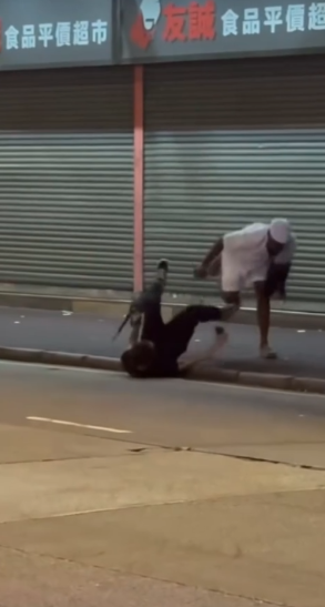 長沙灣街頭拉扯驚傳電槍電擊聲　非裔男拉扯黑衣男起衝突惹街坊憂慮