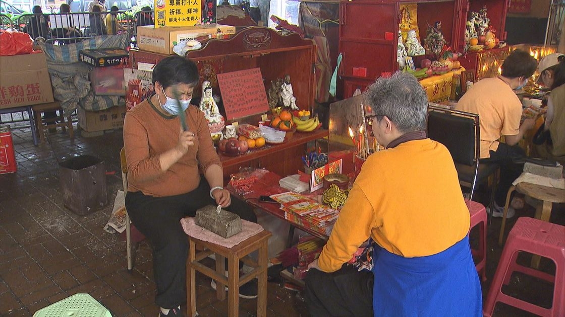 【驚蟄】銅鑼灣不少人排隊「打小人」 有市民冀市況真正復常有穩定收入