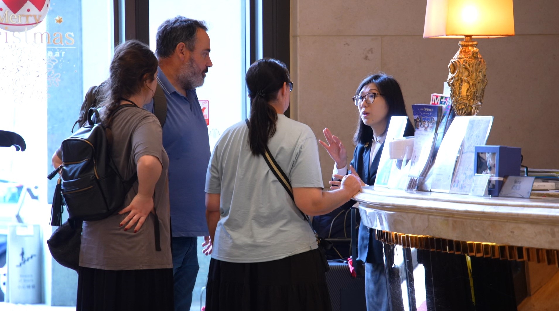 總禮賓司Kathryn，會主動和旅客傾傾計，了解他們的行程及需要。他每天會和不同酒店的住客接觸，有什麼開心事可以share給大家？