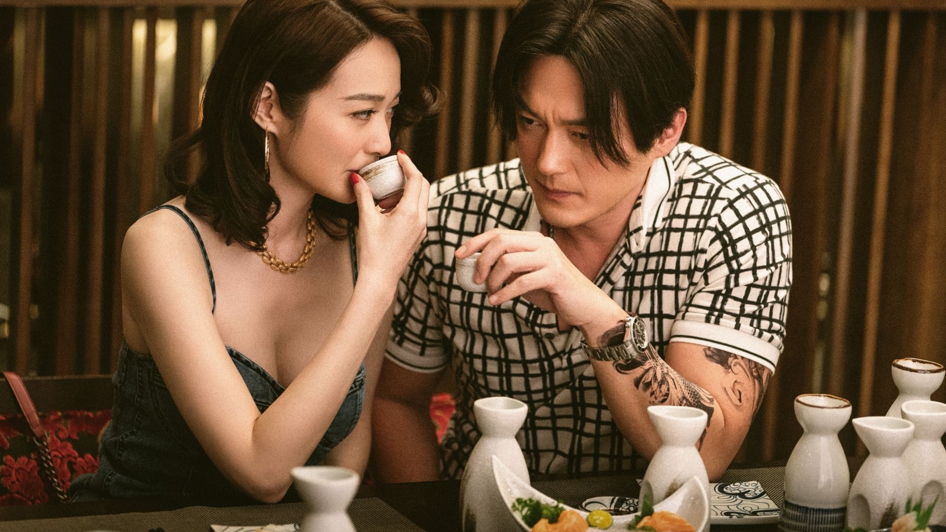 蔡潔劇中係萬國城當家第一頭牌，屬於戀愛腦嘅佢被渣男欺騙落海做舞 女。