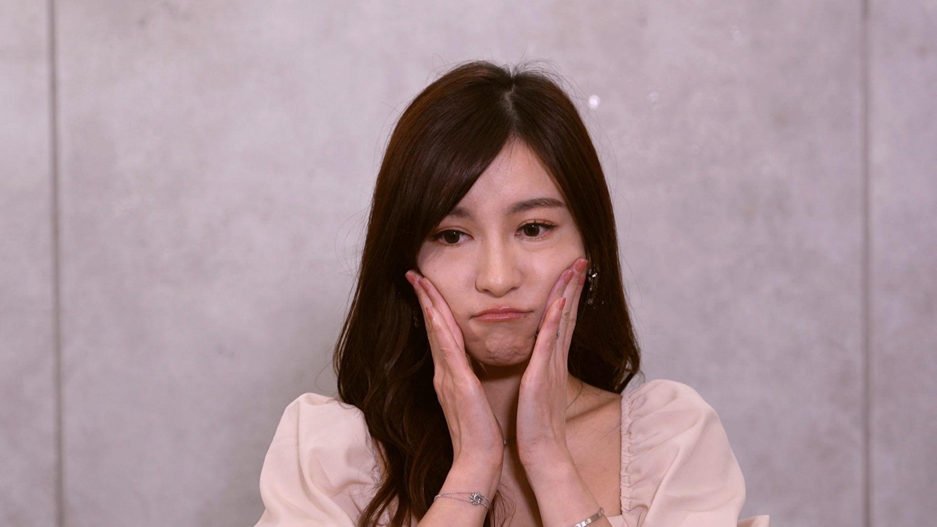 陳嘉倩皮膚現在狀態不錯，不過原來經歷過一段又紅又腫的時期，讓她相當難受。