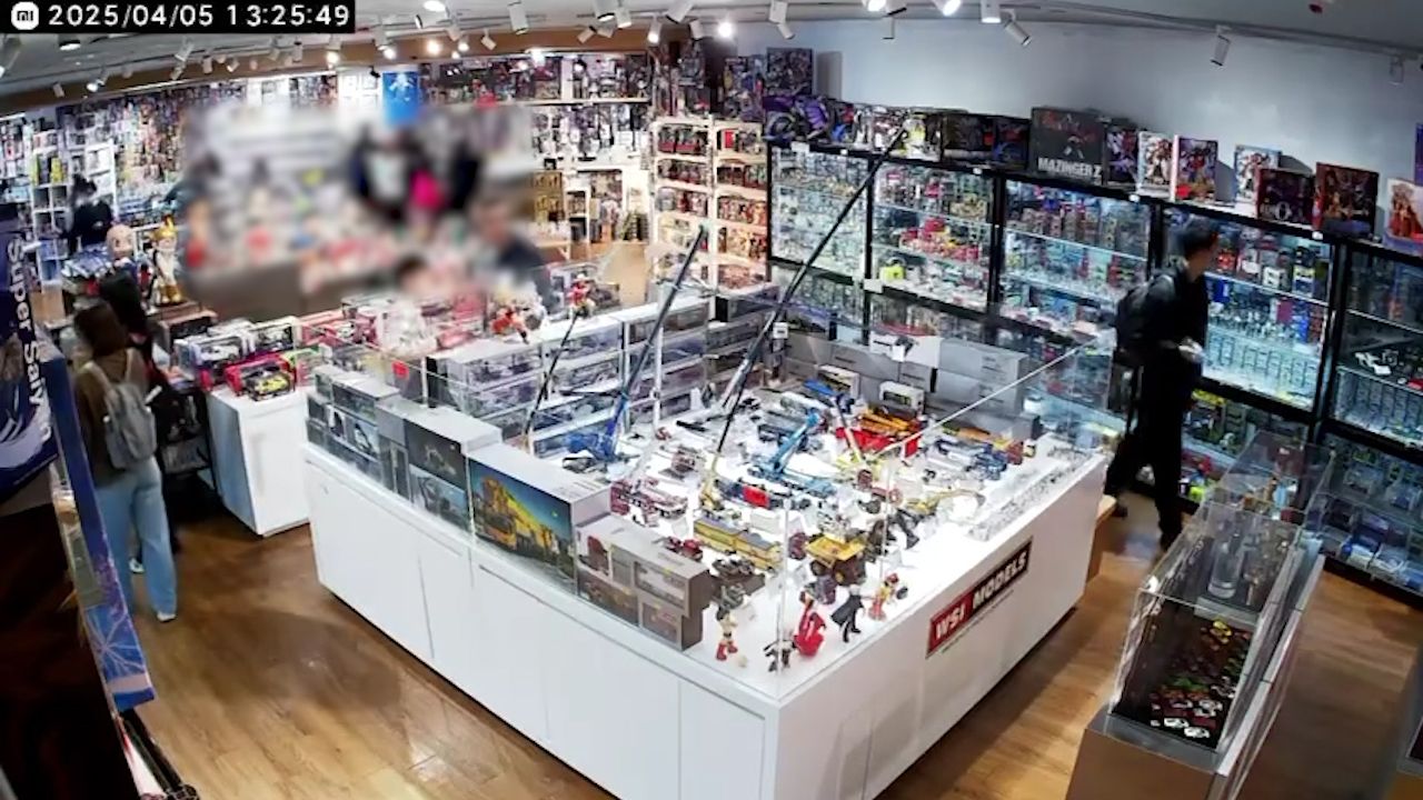 銅鑼灣男子疑攜小童偷千元模型車